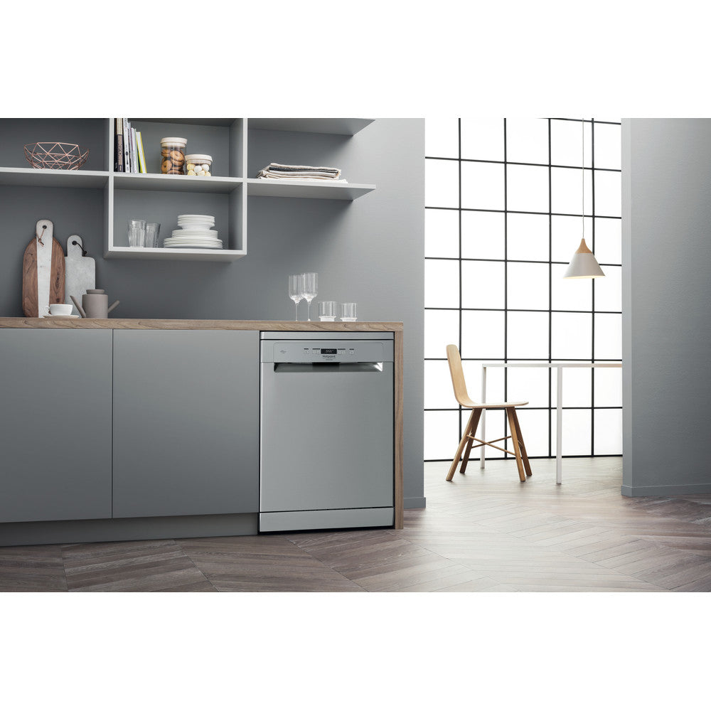 MÁQUINA DE LAVAR LOUÇA HOTPOINT - HFC 3C26 FX